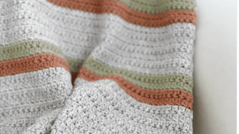 11 Easy And Beautiful Crochet Blanket Patterns