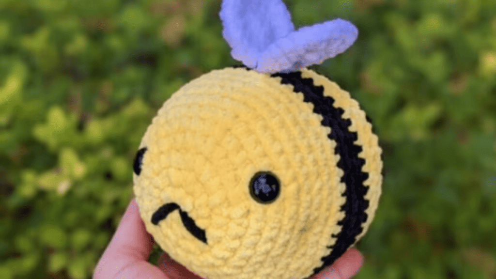 Bee Plush Toy Chenille Yarn Bee Small Amigurumi Beecrochet 