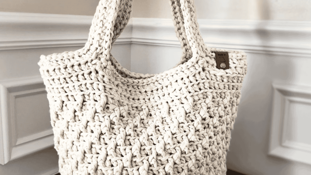 white chunky crochet market bags patterns