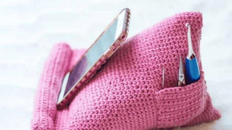 10 Crochet Cell Phone Stand Patterns