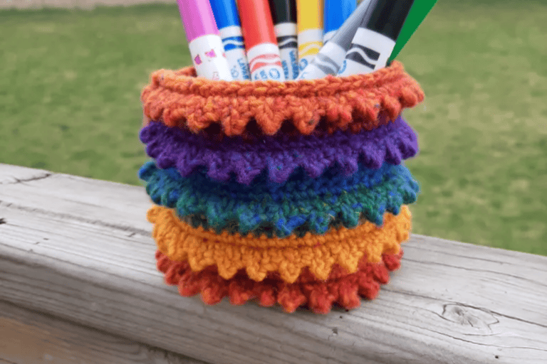 10 Crochet Pencil Holder Patterns